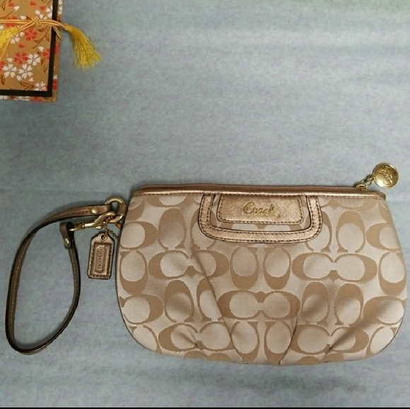 Coach Handbags - Coach Wristlet